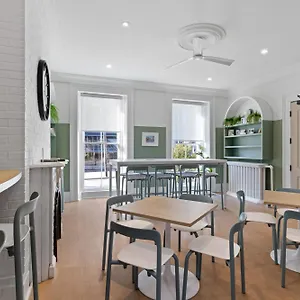 Hi Heritage House Hostel Halifax