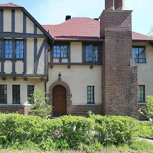 Ambassador Bed & Breakfast Ottawa